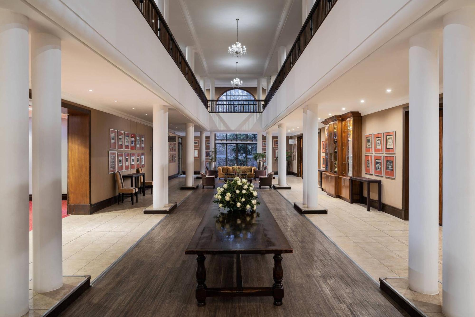 Protea Hotel by Marriott Johannesburg Wanderers Eksteriør bilde