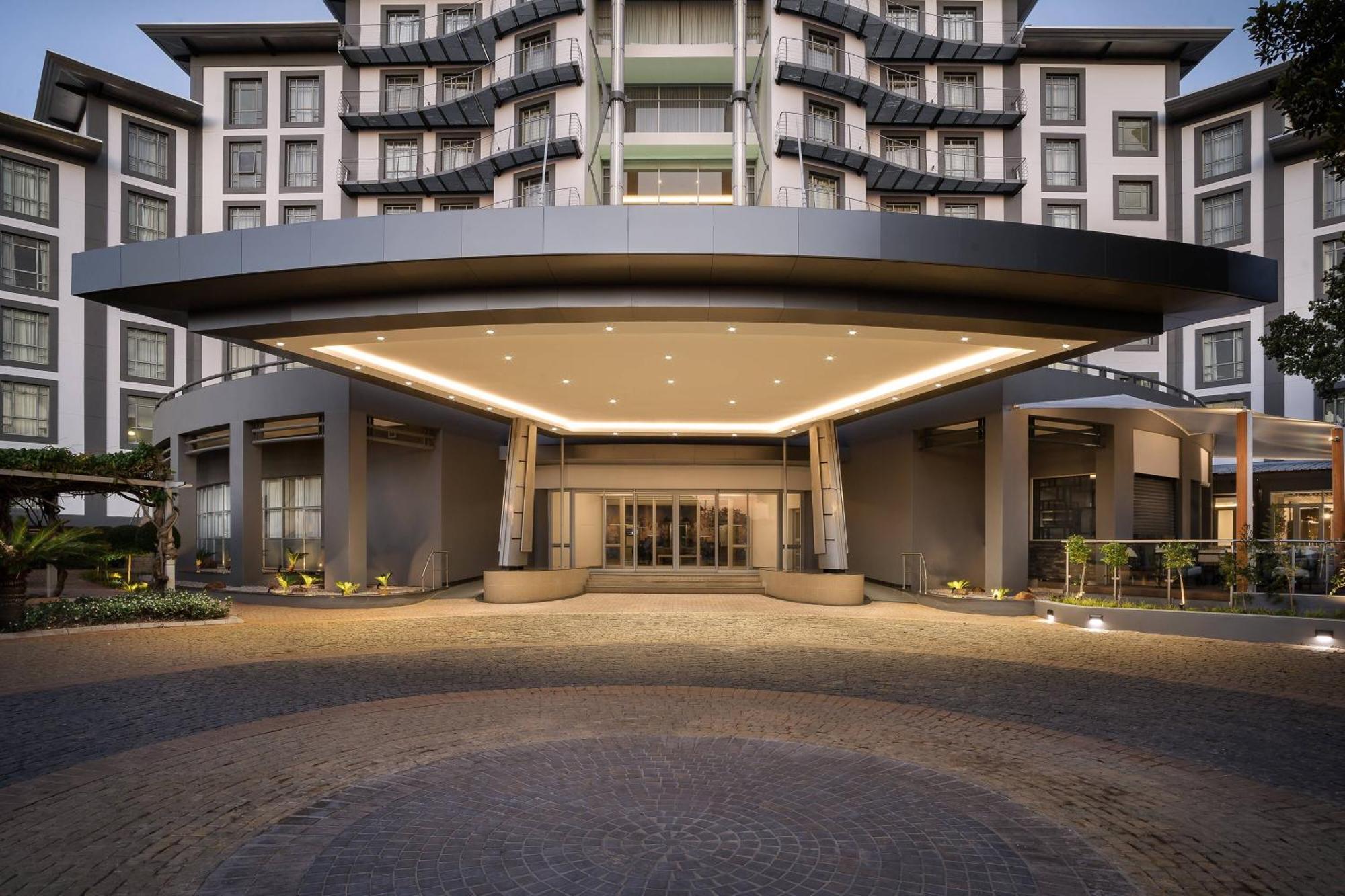 Protea Hotel by Marriott Johannesburg Wanderers Eksteriør bilde