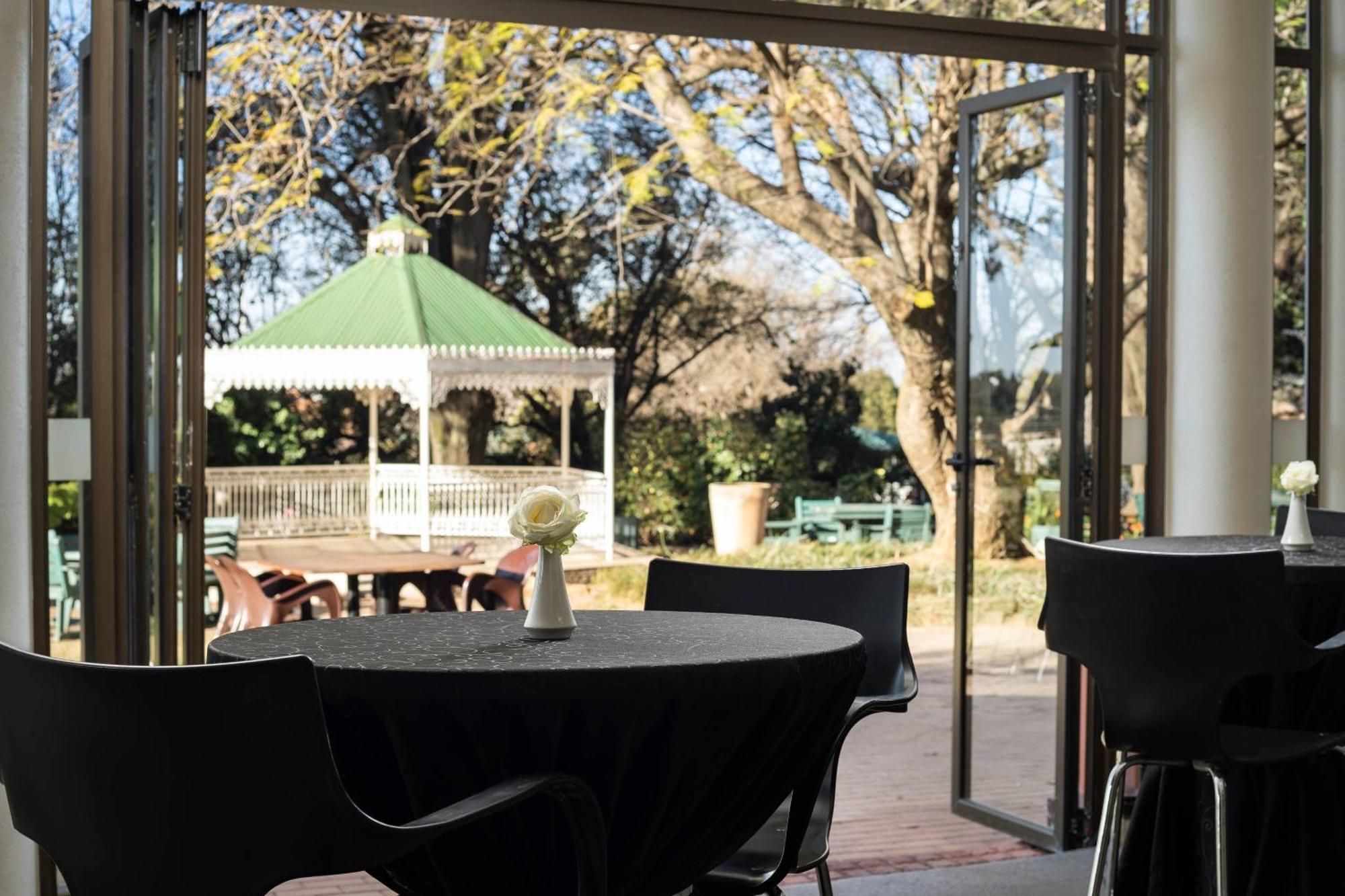 Protea Hotel by Marriott Johannesburg Wanderers Eksteriør bilde